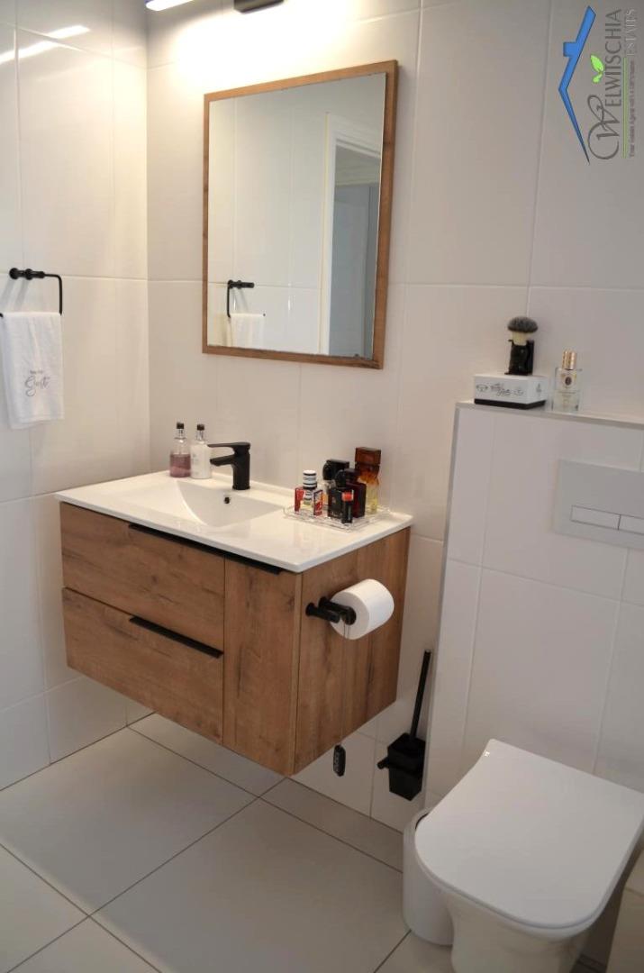 752816_mini_2nd_Bath.JPG