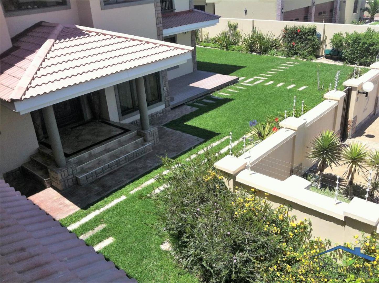 768515_mini_Garden_1.JPG