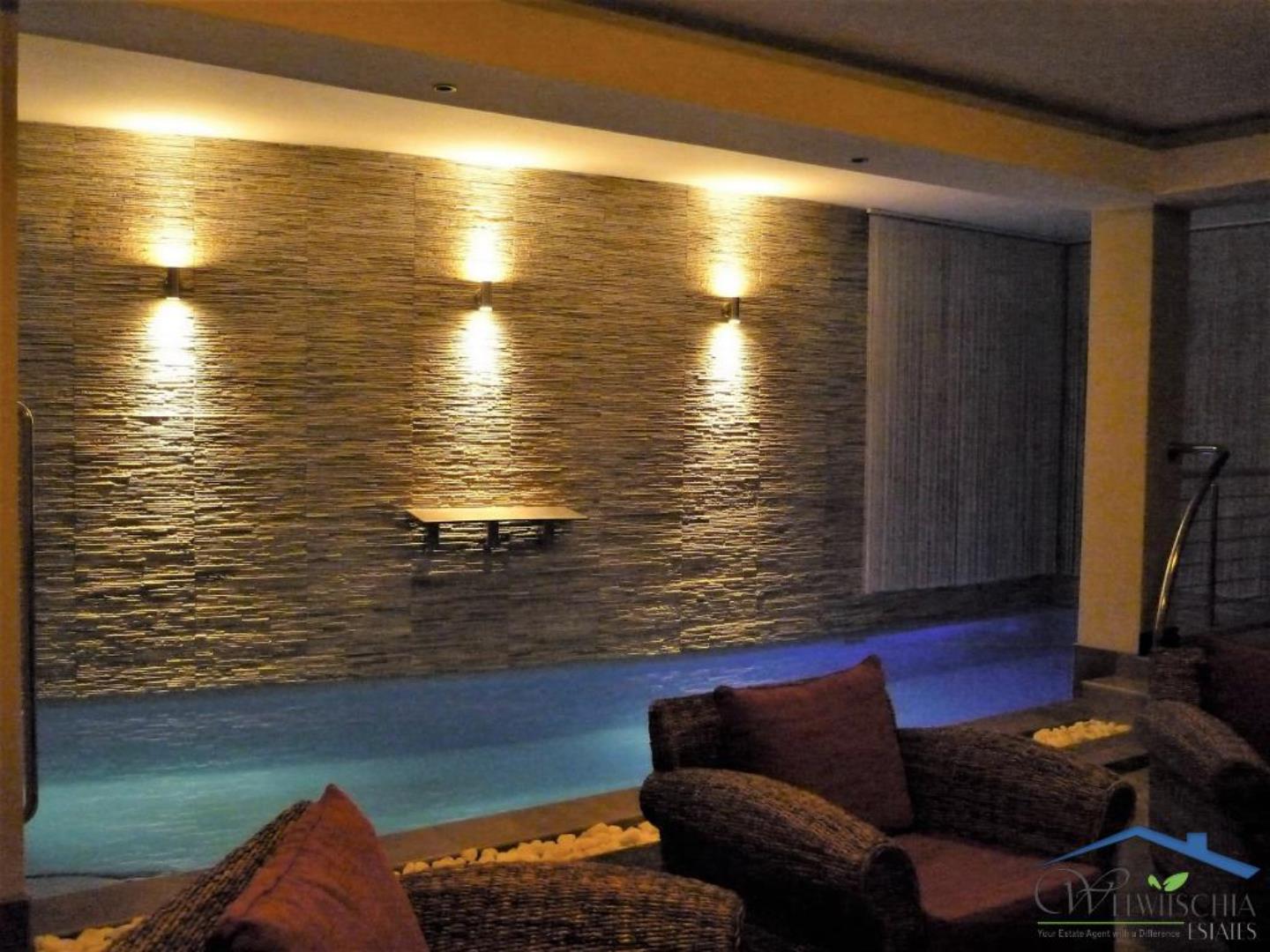 768515_mini_Pool_-_evening_2.JPG